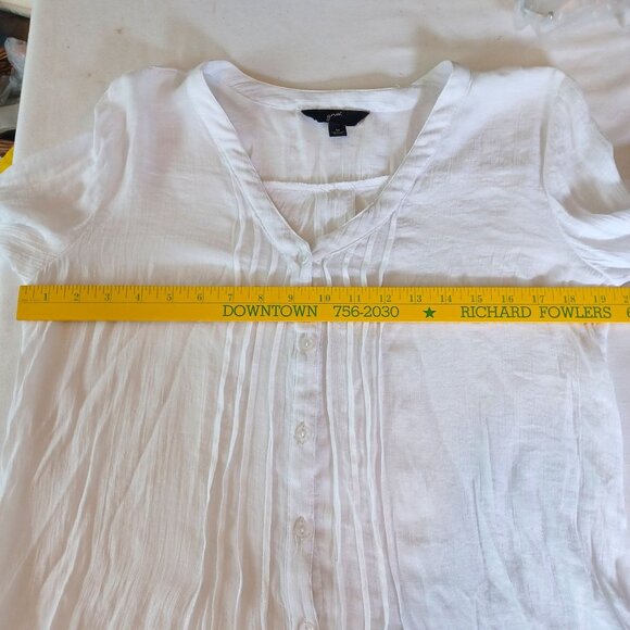 Vintage-Inspired White Long-Sleeve Button-Up Blouse With Crochet Lace Hem & Roll - Picture 7 of 10